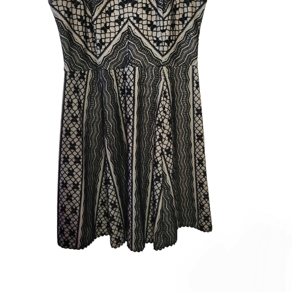 Free People Black Cream Lace Crochet  Keyhole Sleeveless Mini Dress Women 4 - Picture 4 of 9